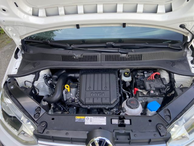 VOLKSWAGEN up! usata, con Frenata d
