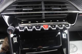 PEUGEOT 2008 usata, con Sensori di parcheggio posteriori