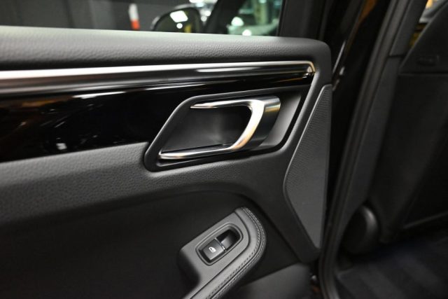 PORSCHE Macan usata 188