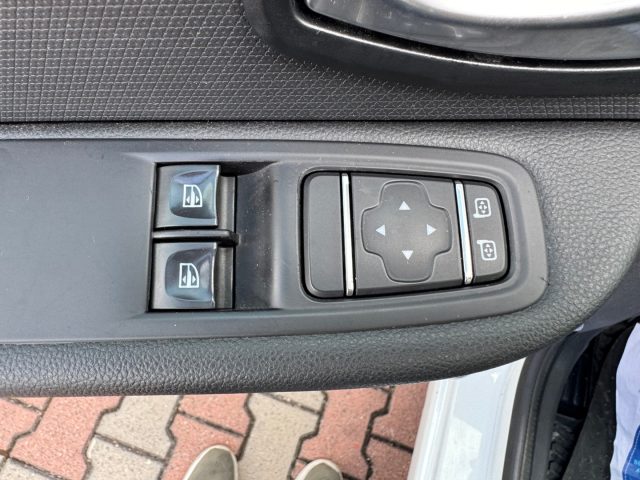 RENAULT Clio usata, con Touch screen