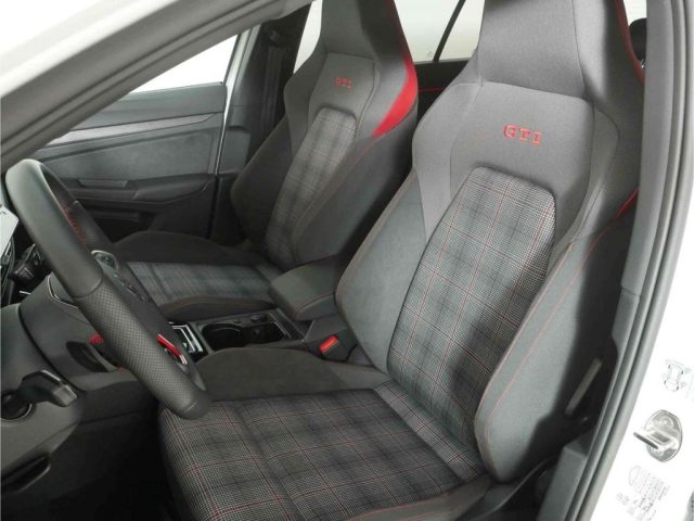 VOLKSWAGEN Golf usata, con Climatizzatore