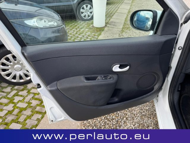 RENAULT Clio usata, con Alzacristalli elettrici
