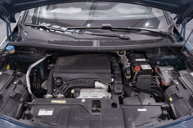 PEUGEOT 5008 usata, con Apple CarPlay