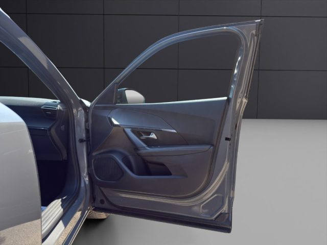 PEUGEOT 2008 usata, con Sensori di parcheggio posteriori