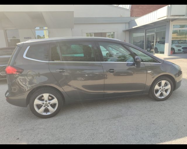 OPEL Zafira Tourer usata, con Chiusura centralizzata