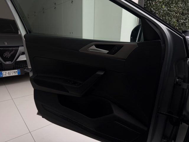 VOLKSWAGEN Polo usata, con Specchietti laterali elettrici