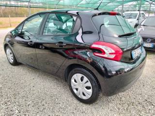PEUGEOT 208 usata, con Autoradio