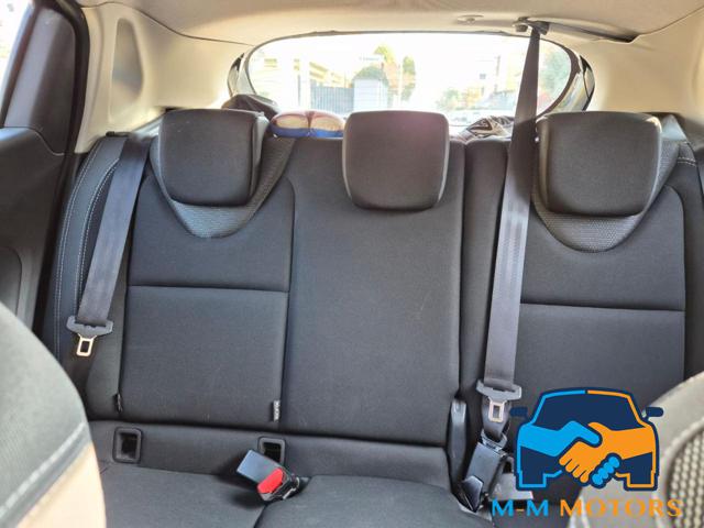 RENAULT Clio usata, con Sedile posteriore sdoppiato