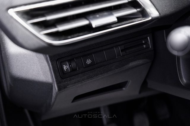PEUGEOT 5008 usata, con Servosterzo