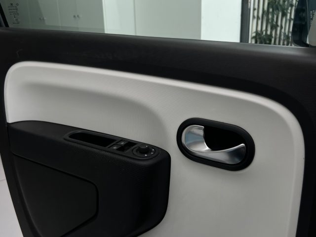 RENAULT Twingo usata, con Volante multifunzione
