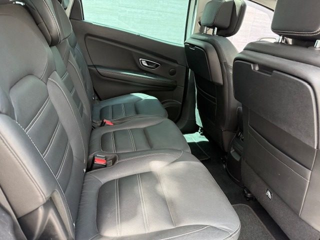 RENAULT Scenic usata, con Controllo automatico clima