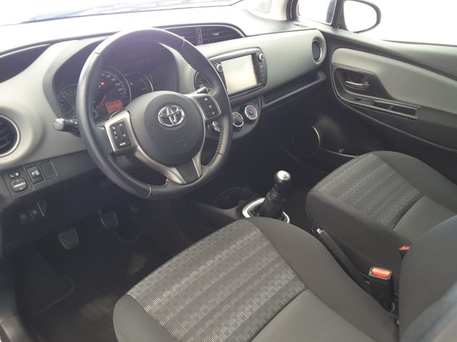 TOYOTA Yaris usata, con Autoradio