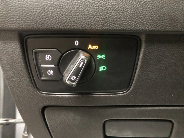 VOLKSWAGEN Passat Variant usata, con Bluetooth