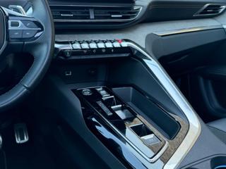 PEUGEOT 3008 usata, con Volante in pelle