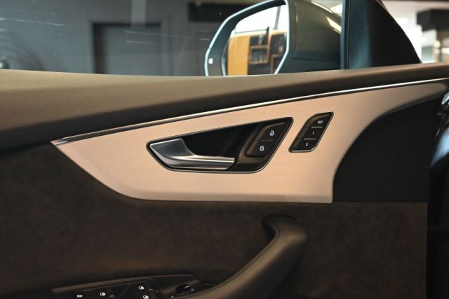 AUDI Q8 usata 38