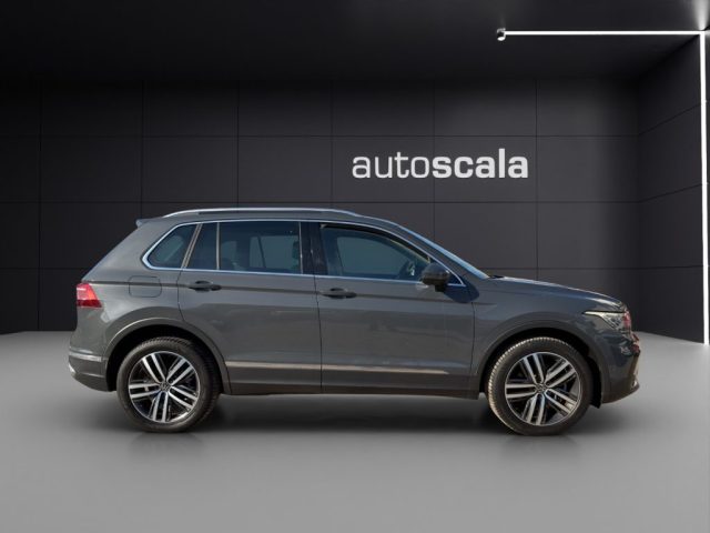 VOLKSWAGEN Tiguan usata, con Autoradio