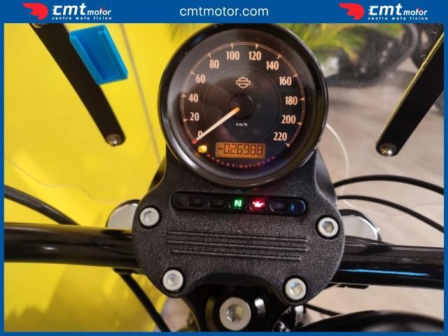 HARLEY-DAVIDSON 883 Iron usata 4