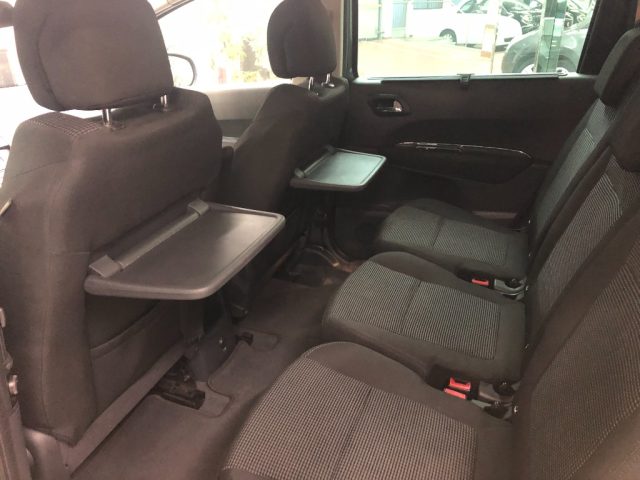 PEUGEOT 5008 usata, con Servosterzo