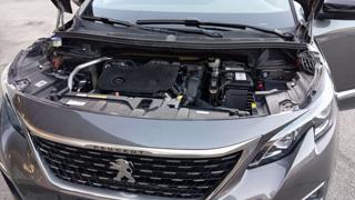 PEUGEOT 5008 usata, con Touch screen
