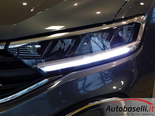 VOLKSWAGEN T-Roc usata, con MP3