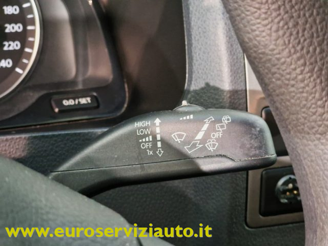 VOLKSWAGEN Multivan usata, con Isofix