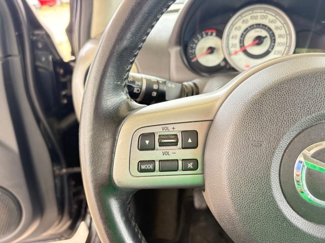 MAZDA 2 usata, con USB