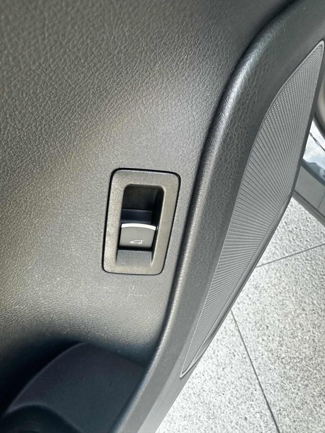 VOLKSWAGEN Touareg usata, con ESP