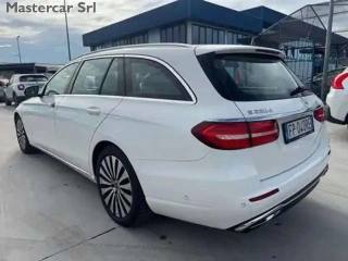 MERCEDES-BENZ E 220 usata, con Alzacristalli elettrici