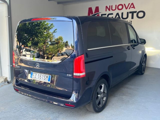 MERCEDES-BENZ V 220 usata, con Climatizzatore