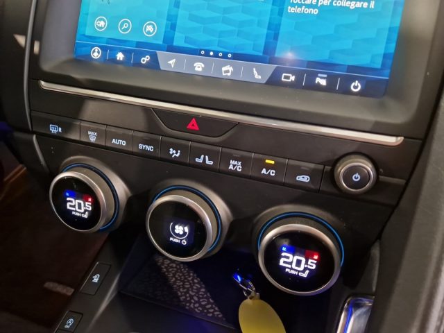 JAGUAR E-Pace usata, con Regolazione elettrica sedili