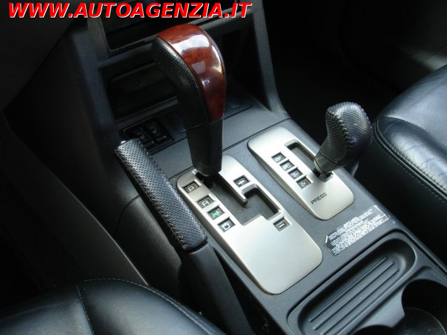 MITSUBISHI Pajero usata 12