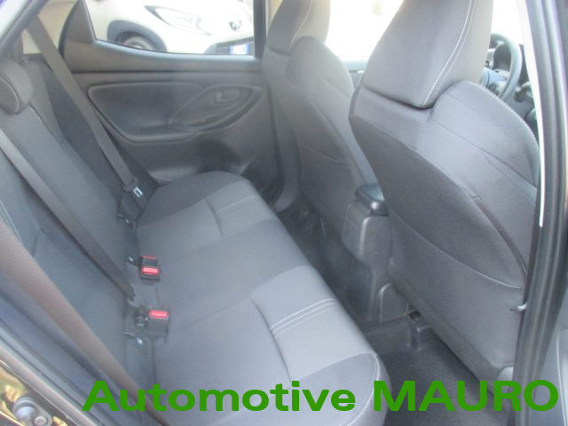 TOYOTA Yaris usata, con Airbag testa