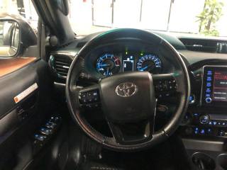 TOYOTA Hilux usata, con Autoradio digitale