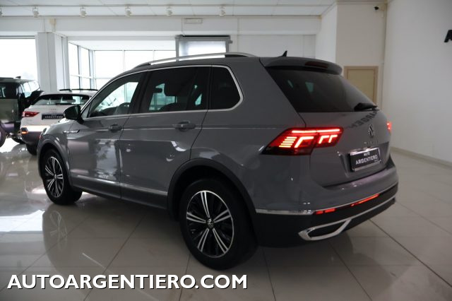 VOLKSWAGEN Tiguan usata, con Airbag laterali