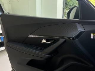 PEUGEOT 2008 usata, con Fari LED