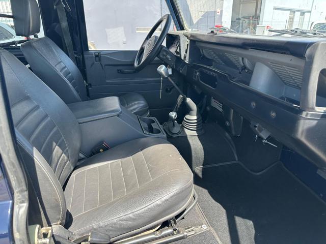 LAND ROVER Defender usata 8