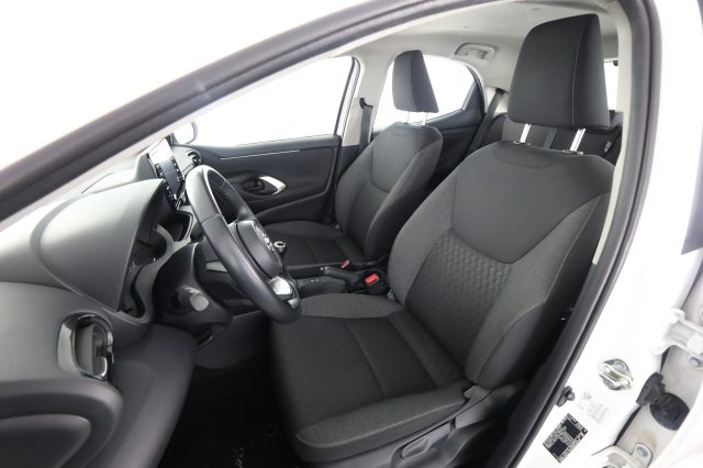 TOYOTA Yaris usata 2