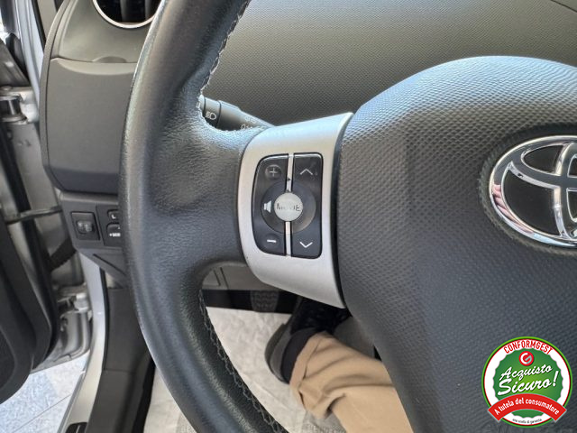TOYOTA Yaris usata, con Volante in pelle