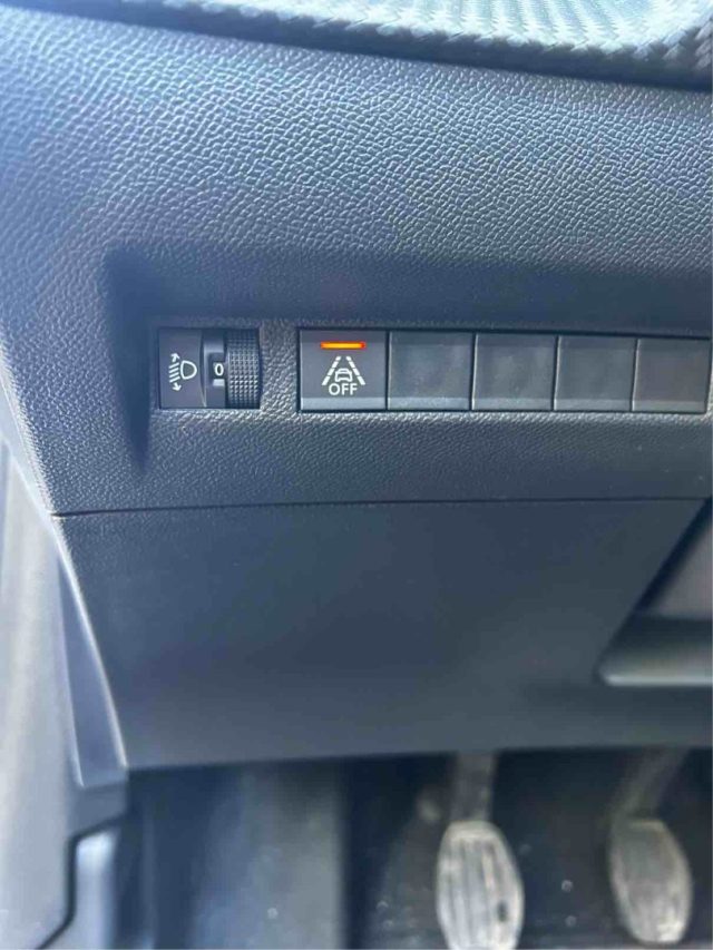 PEUGEOT 208 usata, con Controllo automatico clima