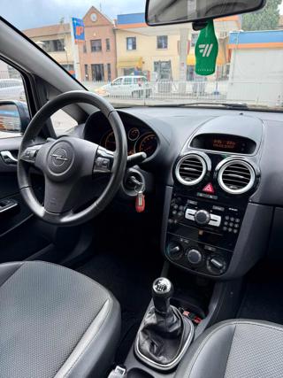 OPEL Corsa usata, con ESP