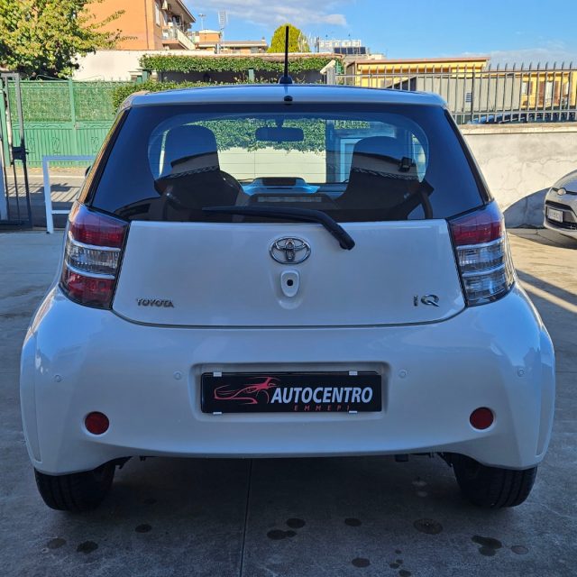 TOYOTA iQ usata, con Alzacristalli elettrici