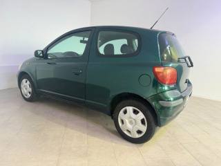 TOYOTA Yaris usata 9