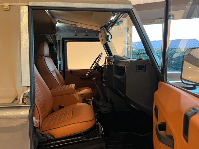 LAND ROVER Defender usata, con Servosterzo