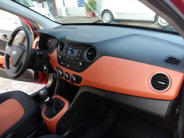 HYUNDAI i10 usata 13
