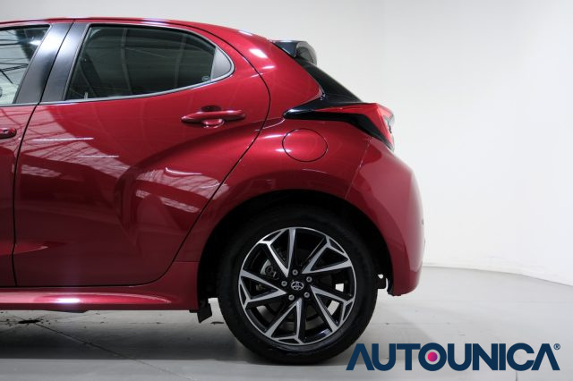 TOYOTA Yaris usata, con Fari full-led