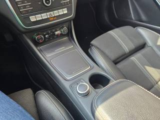MERCEDES-BENZ GLA 200 usata, con Climatizzatore automatico, 2 zone