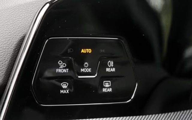 VOLKSWAGEN Golf usata, con Controllo automatico clima