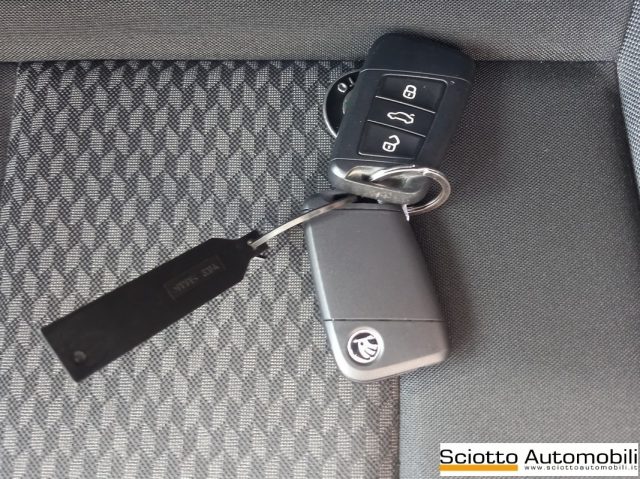 SKODA Fabia usata, con Bluetooth