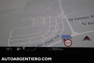 LAND ROVER Defender usata, con Riconoscimento dei segnali stradali