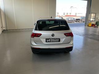 VOLKSWAGEN Tiguan usata, con Autoradio